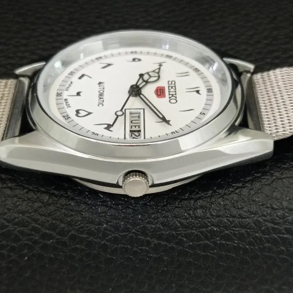 Vintage 1988 Seiko Automatic Mens Silver Watch W/daydate & Arabic accents